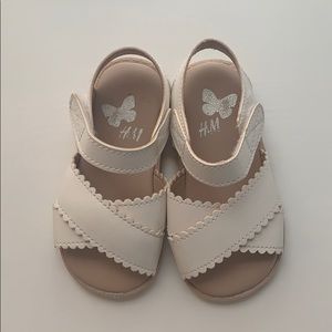 H&M Toddler Girl Scalloped Sandals